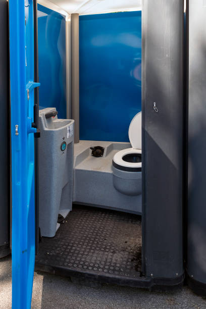 Best Portable restroom trailer rental  in Moweaqua, IL