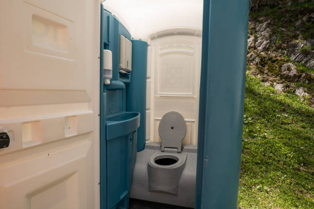 Best Portable toilet rental cost  in Moweaqua, IL